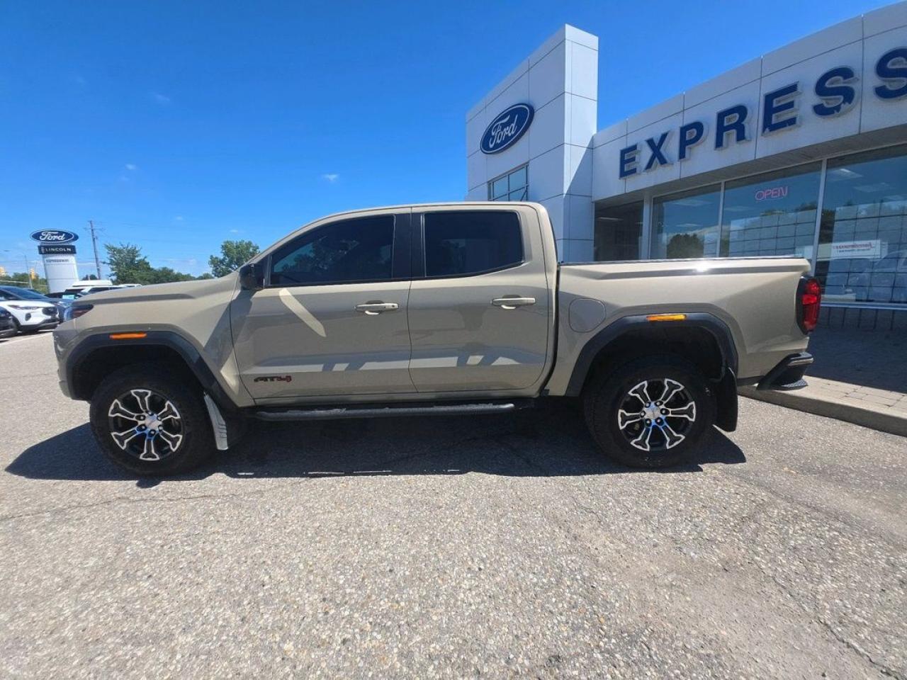 2023 GMC Canyon AT4 Photo5