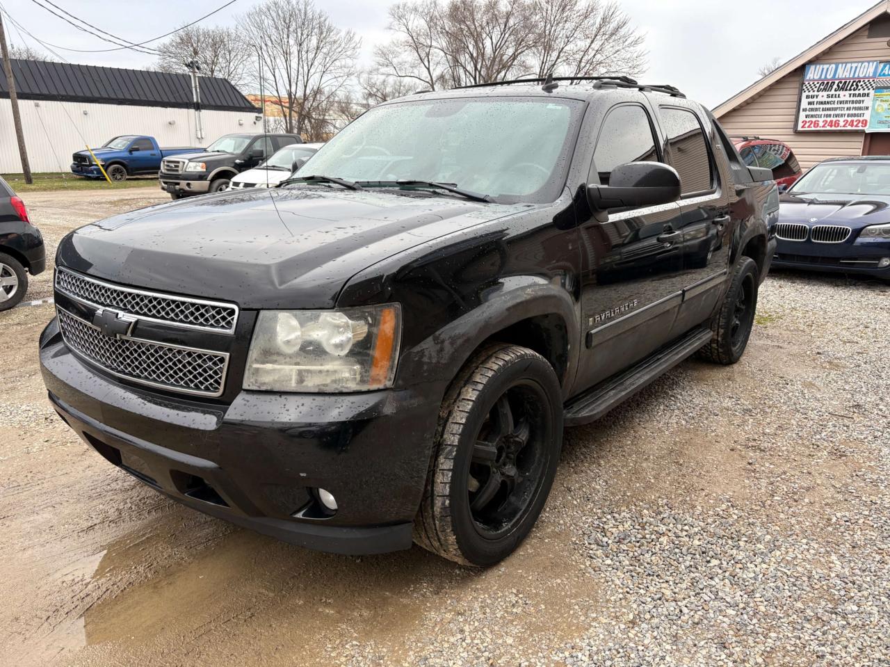 Used 2007 Chevrolet Avalanche 4WD Crew Cab LS for sale in Windsor, ON