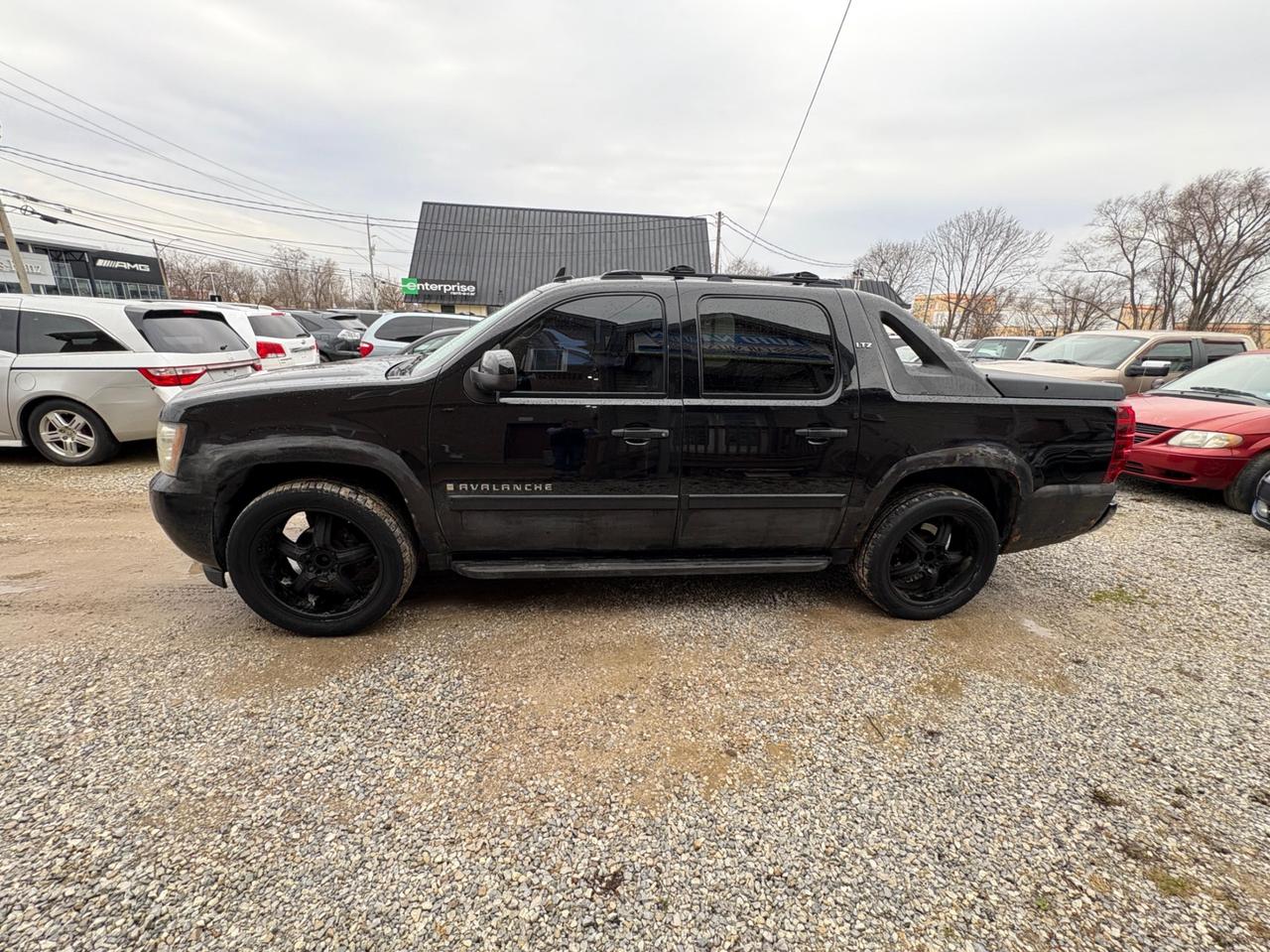 2007 Chevrolet Avalanche 4WD Crew Cab LS ~ As Is Photo