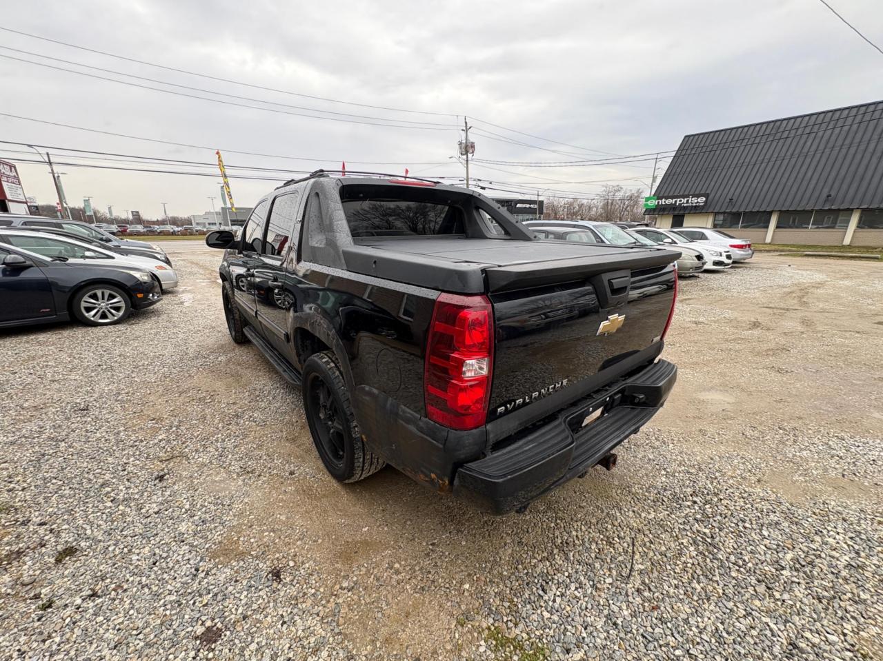 2007 Chevrolet Avalanche 4WD Crew Cab LS Photo3
