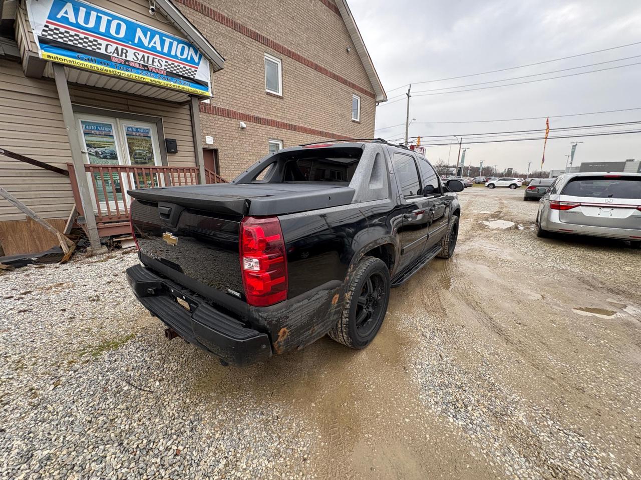 2007 Chevrolet Avalanche 4WD Crew Cab LS ~ As Is Photo