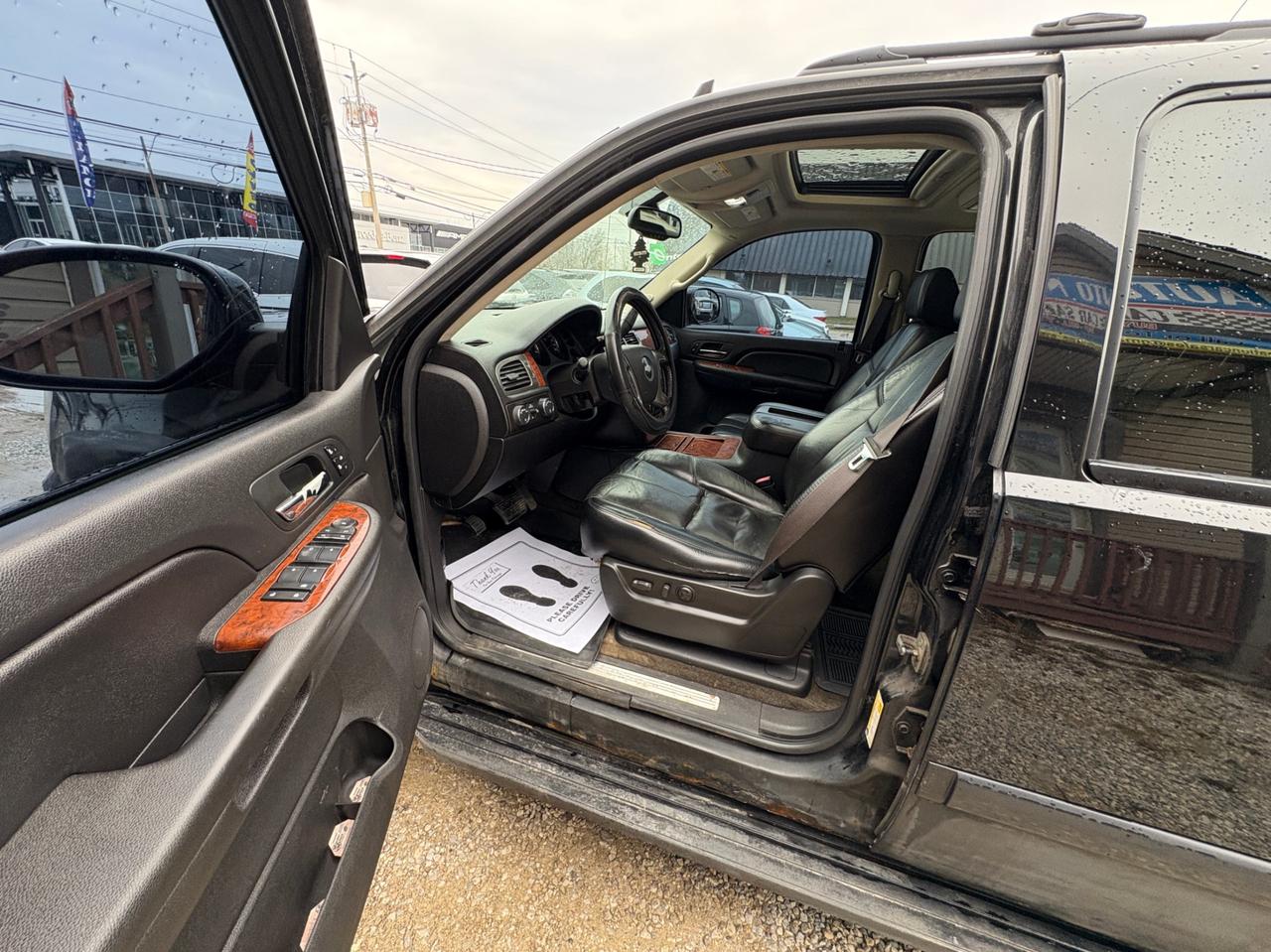 2007 Chevrolet Avalanche 4WD Crew Cab LS Photo