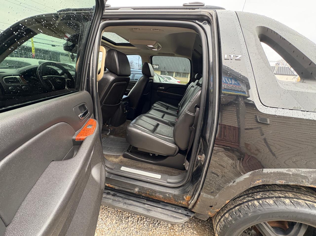 2007 Chevrolet Avalanche 4WD Crew Cab LS Photo