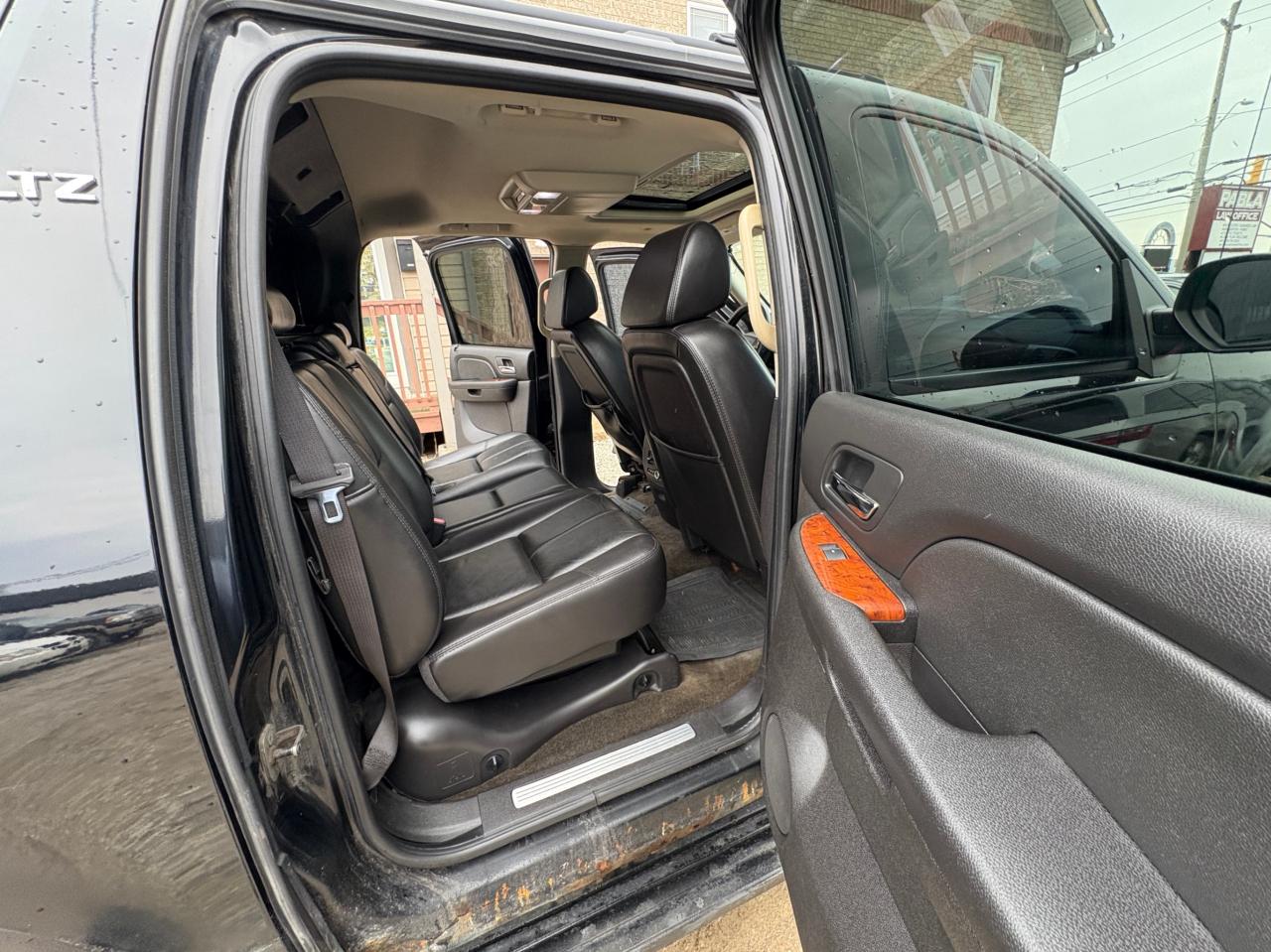 2007 Chevrolet Avalanche 4WD Crew Cab LS Photo