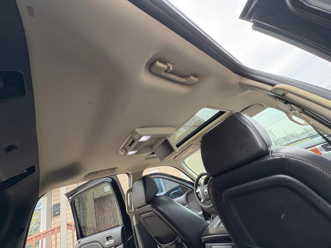 2007 Chevrolet Avalanche 4WD Crew Cab LS Photo