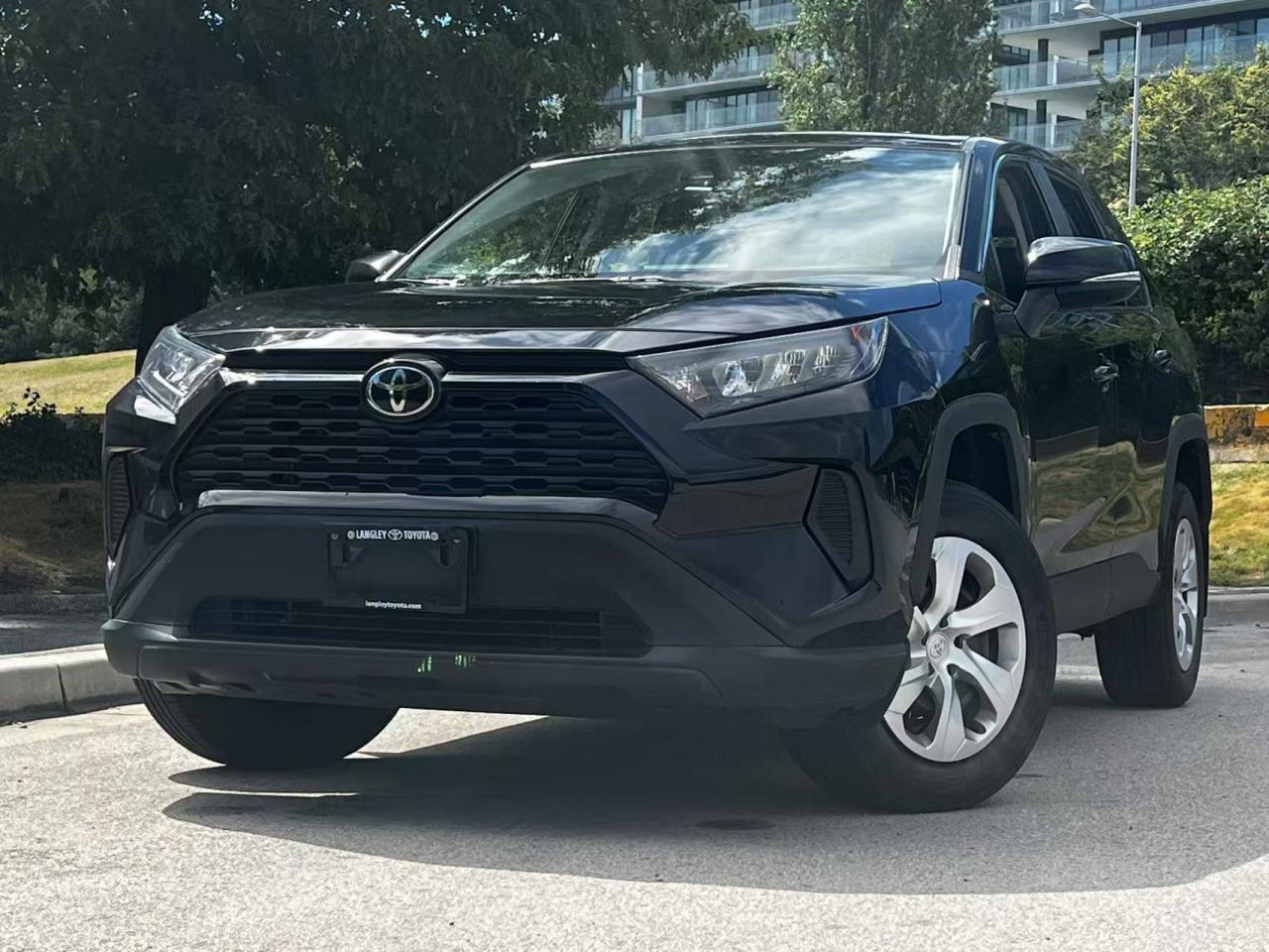 Used 2022 Toyota RAV4 LE/ NO ACCIDENT/ BC LOCAL/ ONE OWNER for sale in Richmond, BC
