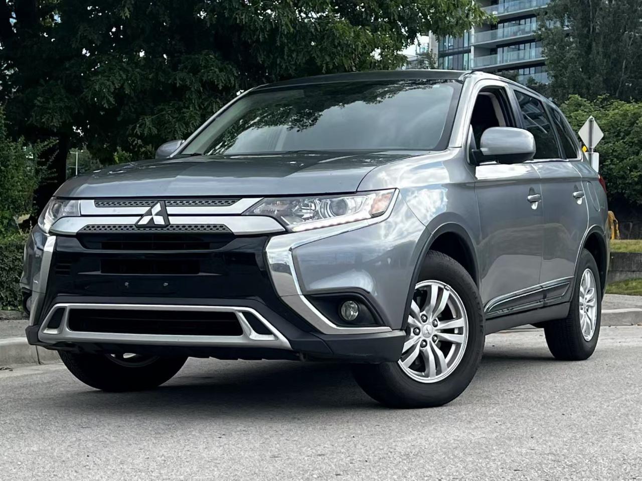 Used 2020 Mitsubishi Outlander ES S-AWC/ NO ACCIDENT/ LOW KM/ BACKUP CAMERA for sale in Richmond, BC