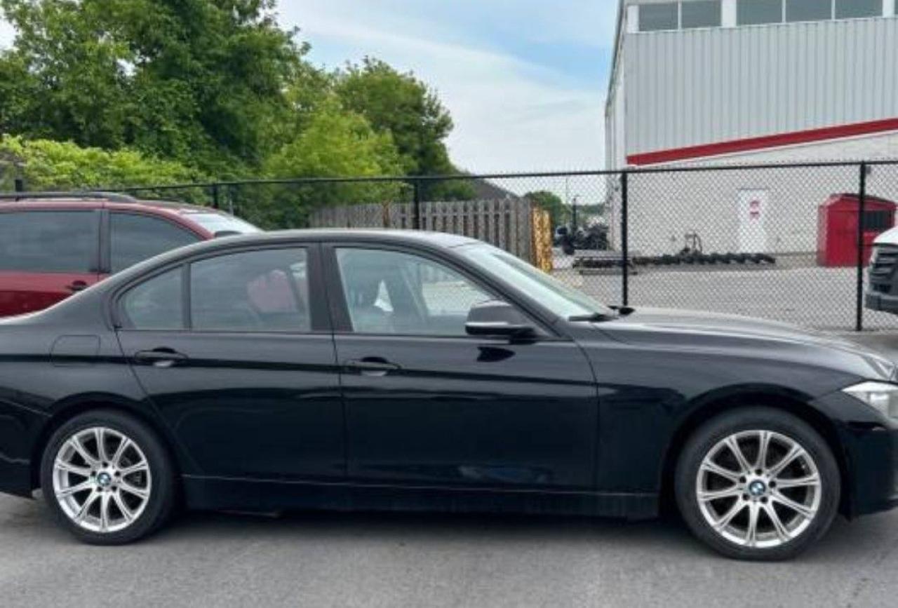 2013 BMW 3 Series 328i xDrive Photo3