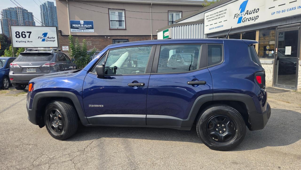 2016 Jeep Renegade Sport Navi/Backup Cam/Apple Carplay - Photo #2