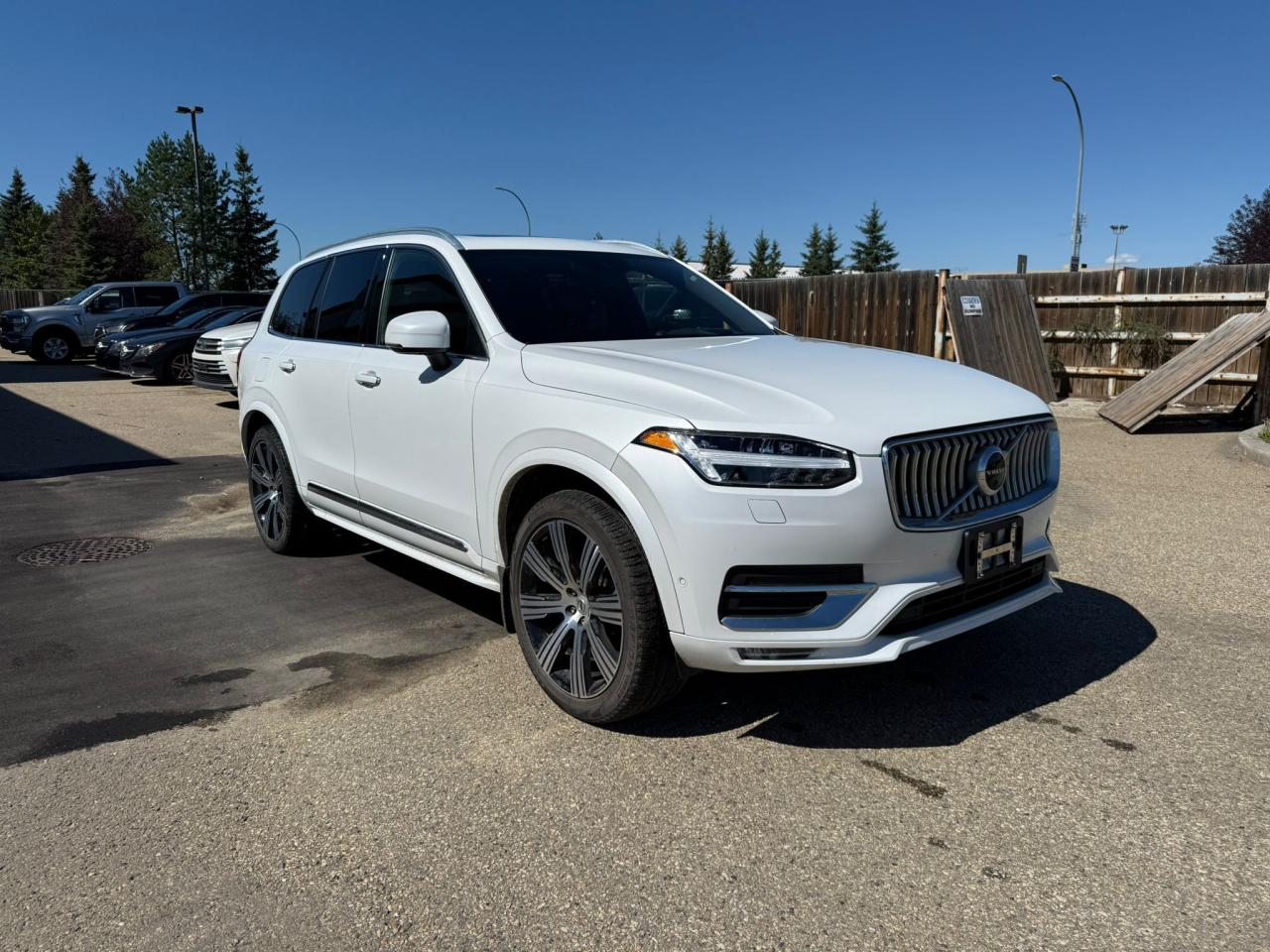 Used 2020 Volvo XC90 T6 AWD Inscription 6-Seater | ALL CREDIT ACCEPTED! for sale in Edmonton, AB