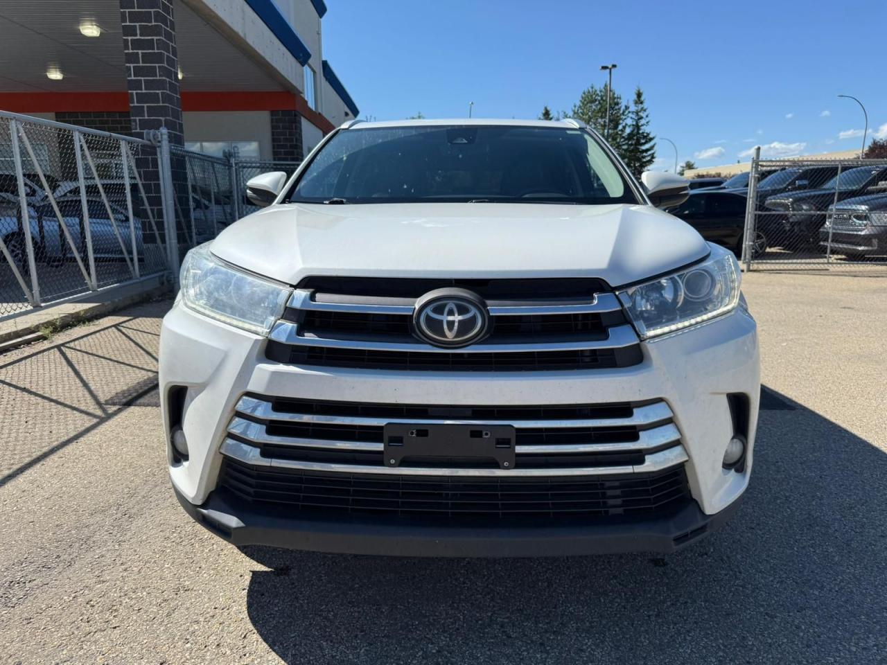 2018 Toyota Highlander AWD XLE | ALL CREDIT ACCEPTED!! - Photo #2