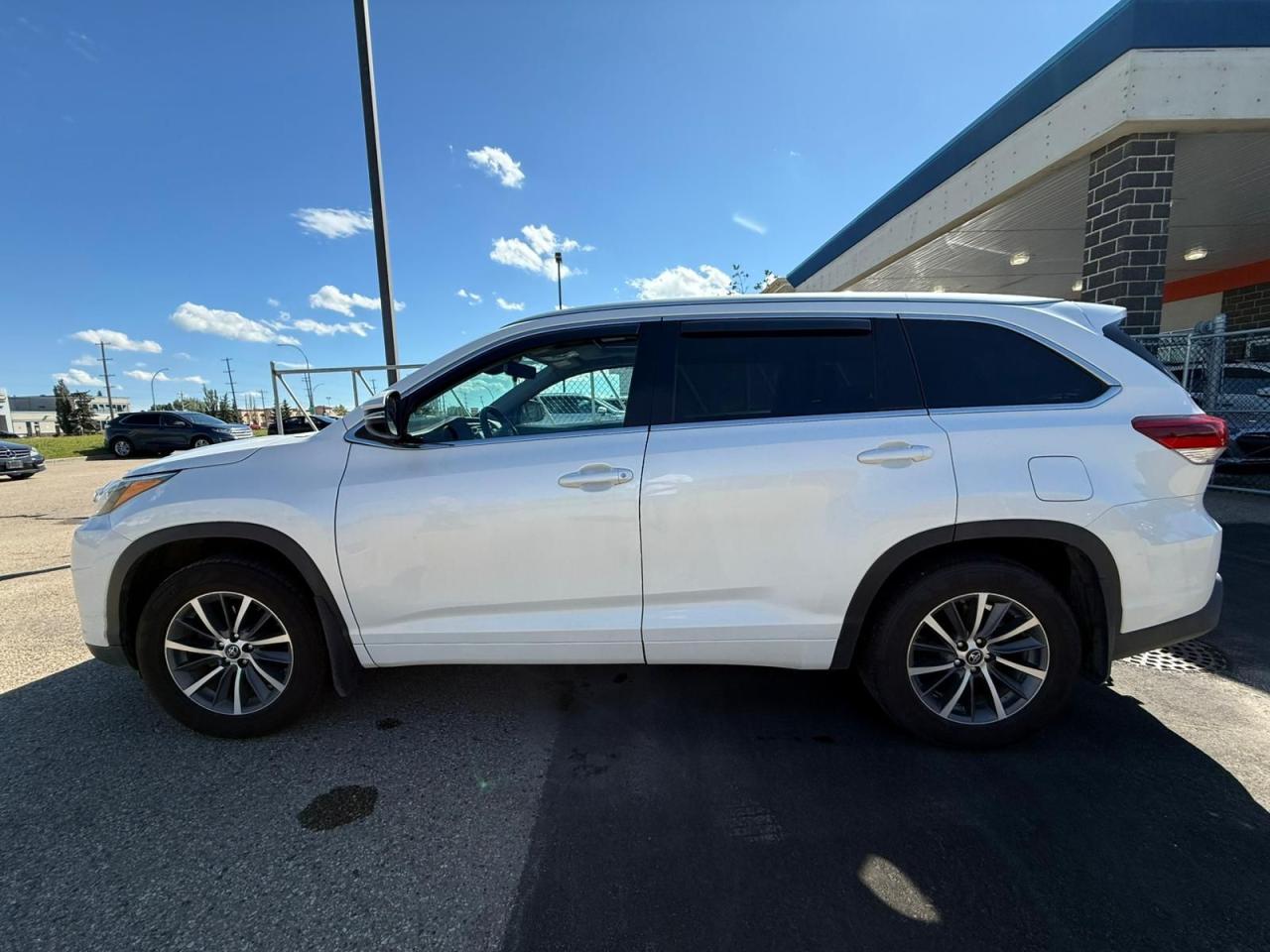 2018 Toyota Highlander AWD XLE | ALL CREDIT ACCEPTED!! - Photo #4