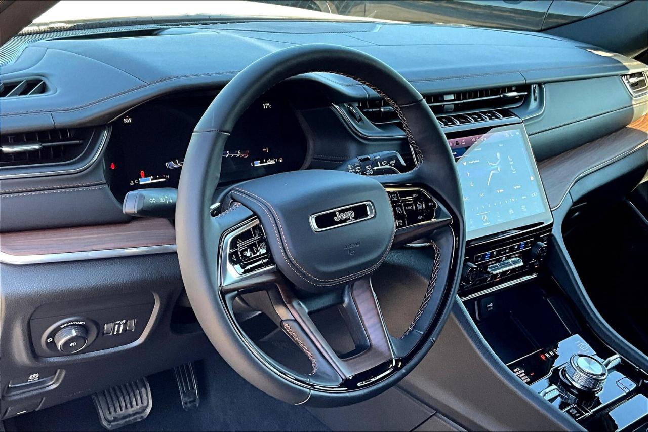 2025 Jeep Grand Cherokee SUMMIT | Lux Tech 5 | Adv Pro Tech 4 | Black Int Photo