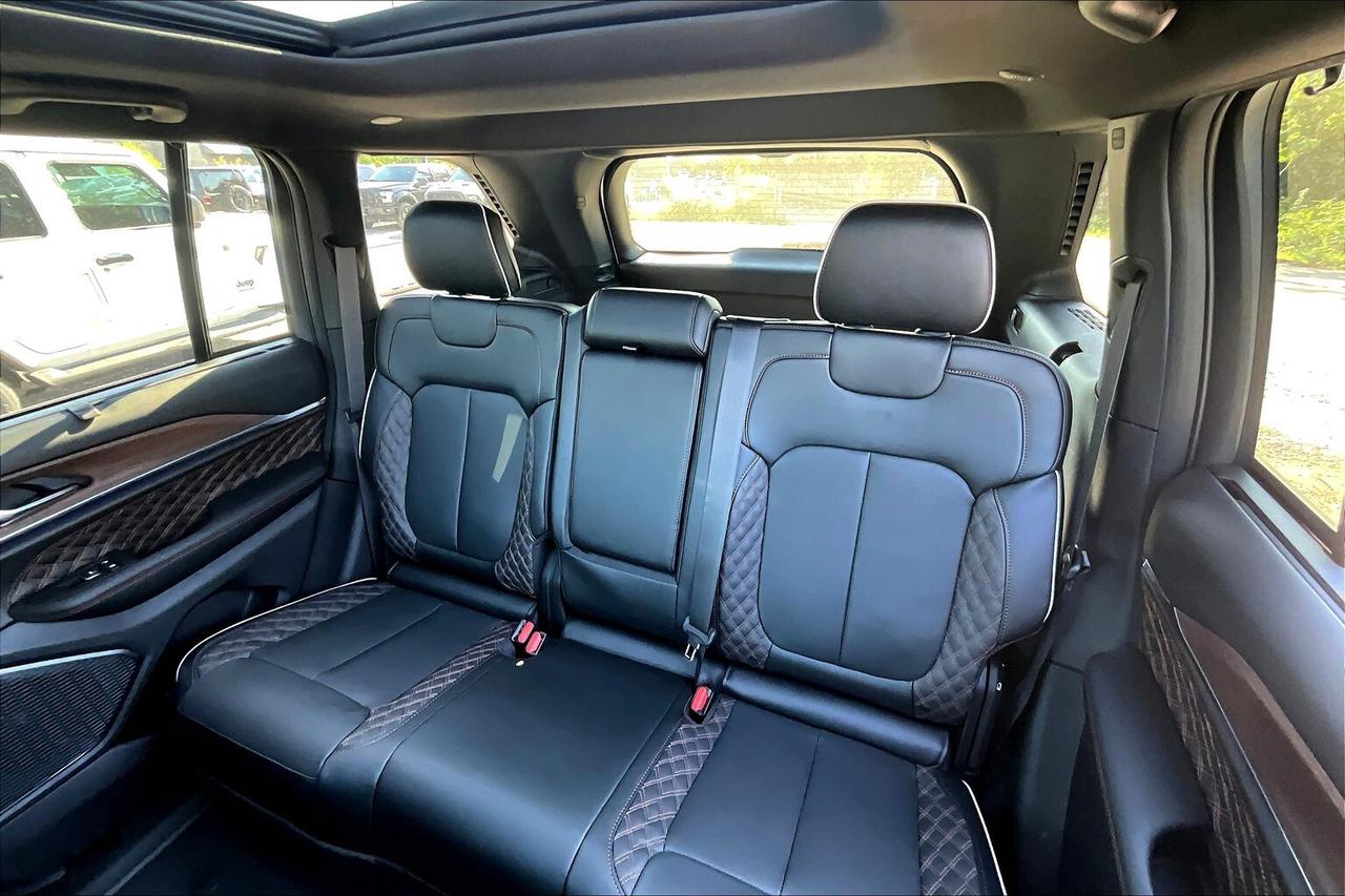 2025 Jeep Grand Cherokee SUMMIT | THIS PRICE & 0% FOR 72 MONTHS!!!!!!!! Photo