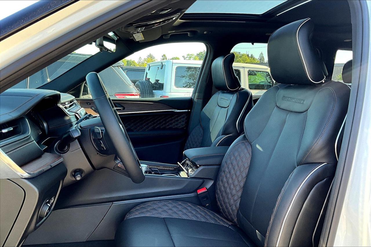 2025 Jeep Grand Cherokee SUMMIT | THIS PRICE & 0% FOR 72 MONTHS!!!!!!!! Photo