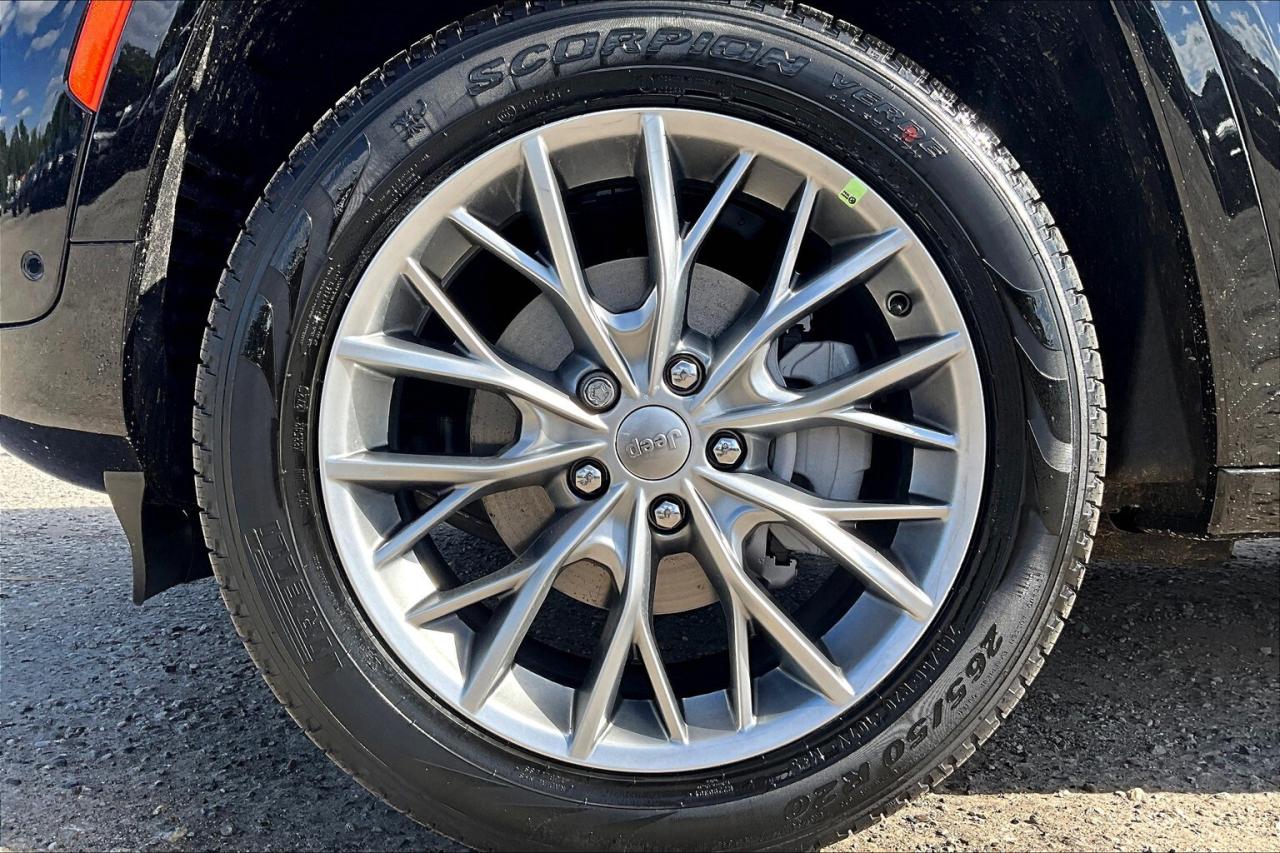 2025 Jeep Grand Cherokee SUMMIT | Lux Tech 5 | Adv Pro Tech 4 | Black Int Photo