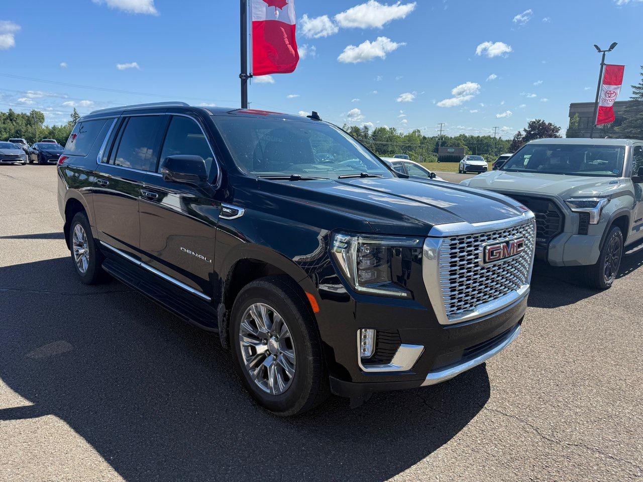 2022 GMC Yukon XL Denali Photo2