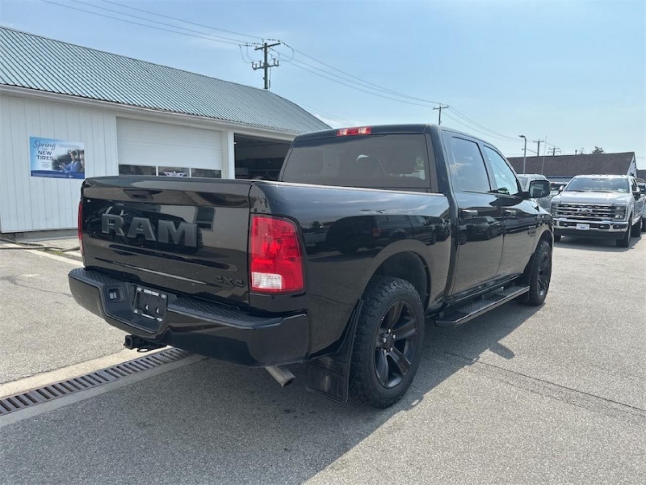 2022 RAM 1500 Classic Express  - Night Edition Photo5