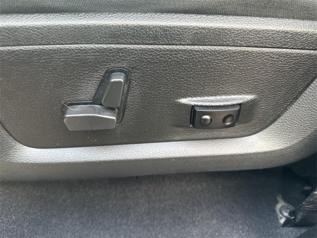 2022 RAM 1500 Classic Express  - Night Edition Photo5