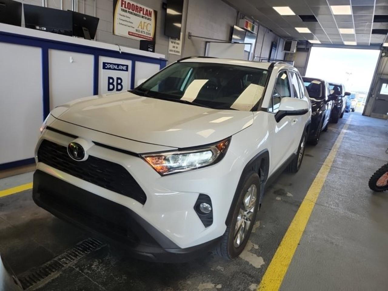 Used 2020 Toyota RAV4 XLE Premium AWD | Leather | Sunroof | Heated Wheel + Seats | Power Seat |Rear Camera | and More ! for sale in Guelph, ON