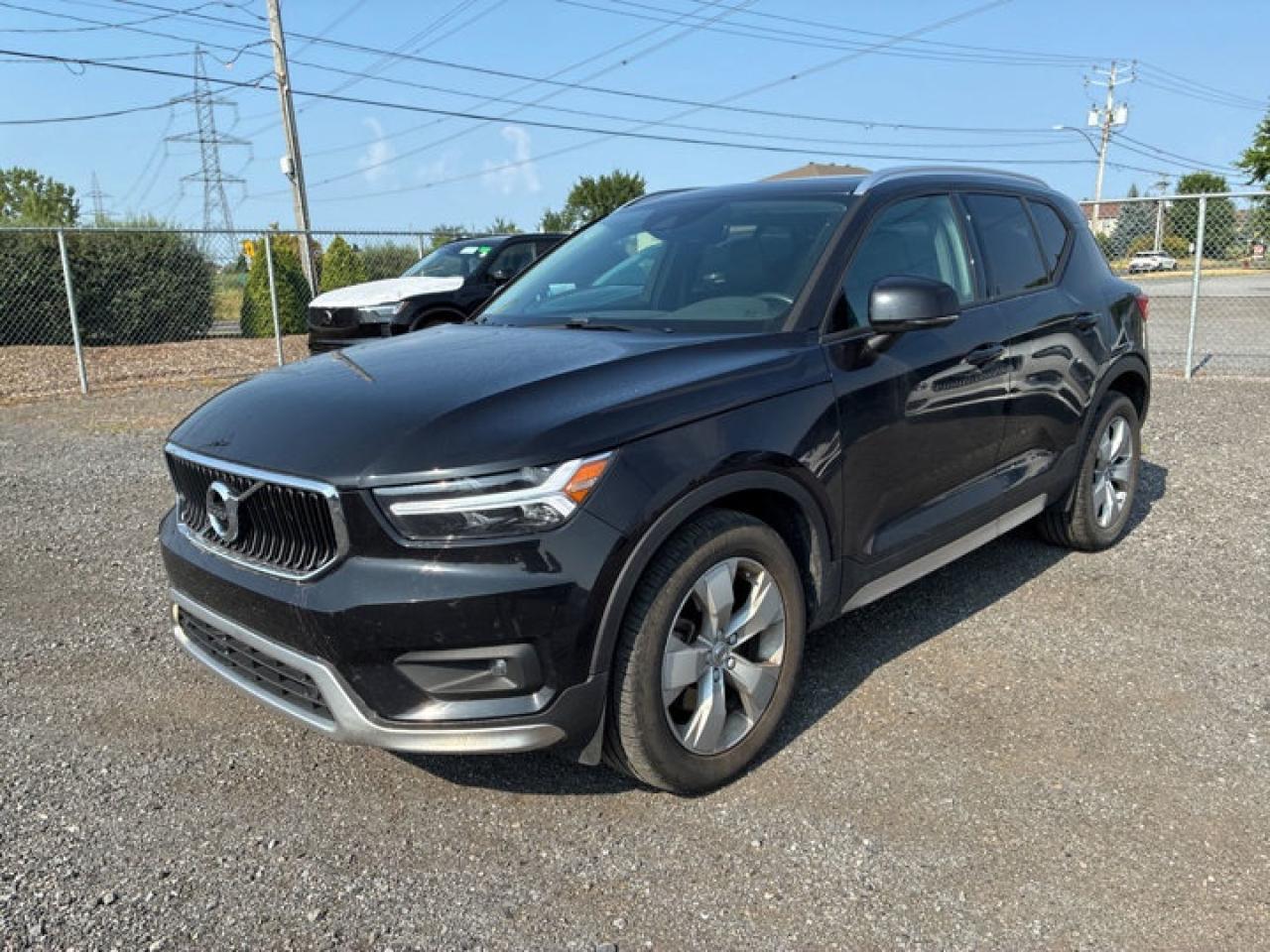 Used 2021 Volvo XC40 Momentum AWD | Leather | Pano Roof | Nav | Adaptive Cruise | Heated Wheel + Seats | Rear Cam & More! for sale in Guelph, ON