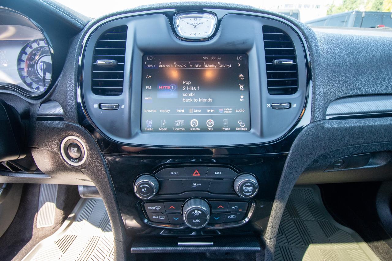 2015 Chrysler 300 300S Photo5