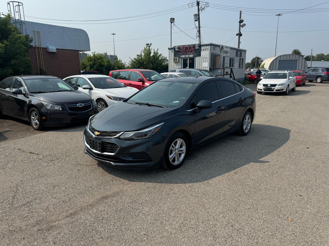 2017 Chevrolet Cruze 4dr Sdn 1.4L LT w/1SD - Photo #2
