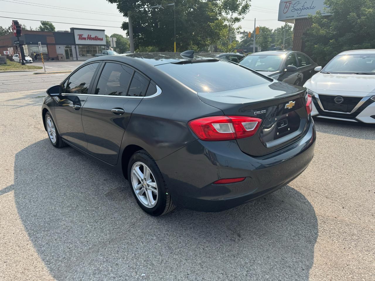2017 Chevrolet Cruze 4dr Sdn 1.4L LT w/1SD - Photo #6