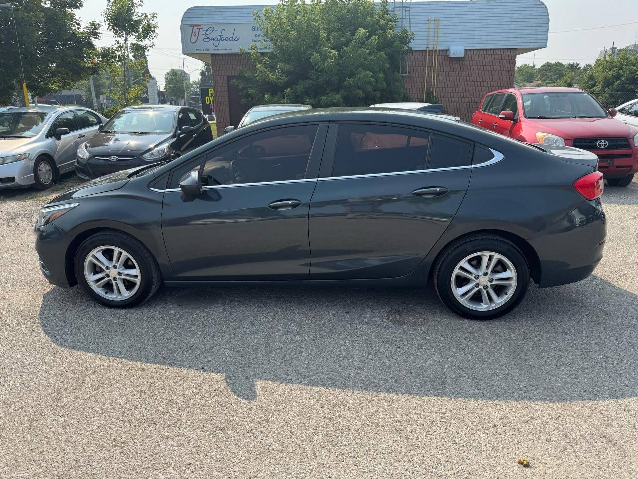 2017 Chevrolet Cruze 4dr Sdn 1.4L LT w/1SD - Photo #5