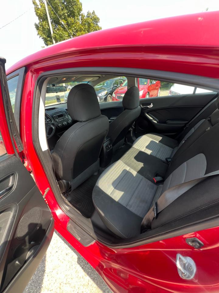 2015 Kia Forte 4dr Sdn Auto LX - Photo #9