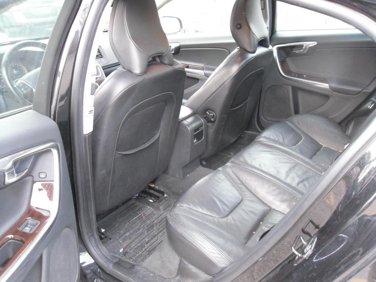 2012 Volvo S60 4dr Sdn T5 Level II - Photo #6
