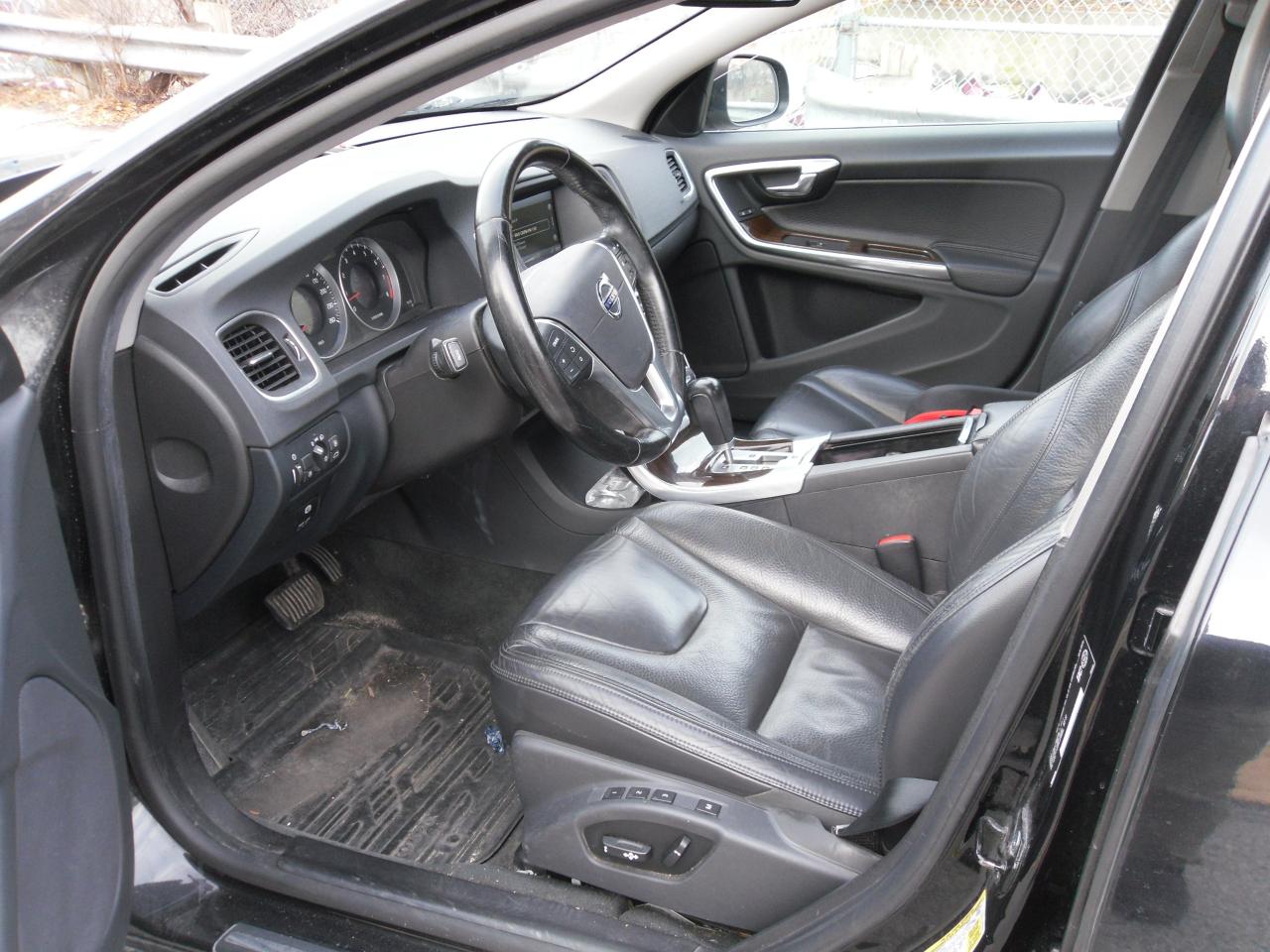 2012 Volvo S60 4dr Sdn T5 Level II - Photo #5