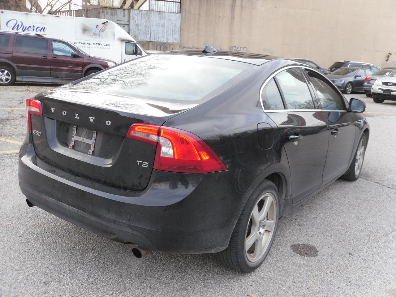 2012 Volvo S60 4dr Sdn T5 Level II Photo2