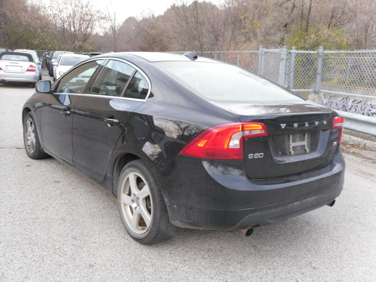 2012 Volvo S60 4dr Sdn T5 Level II - Photo #4
