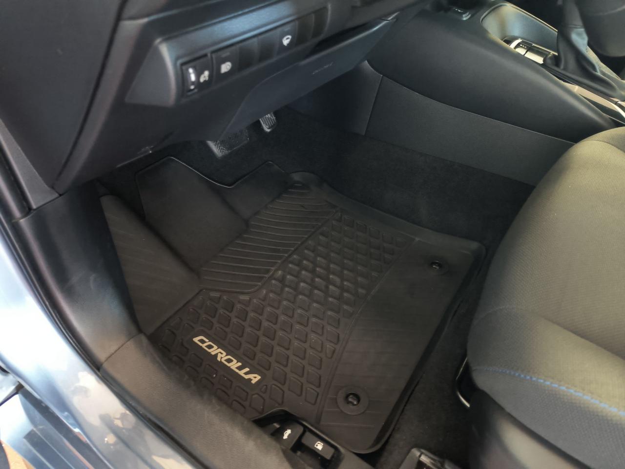 2021 Toyota Corolla SE Photo0