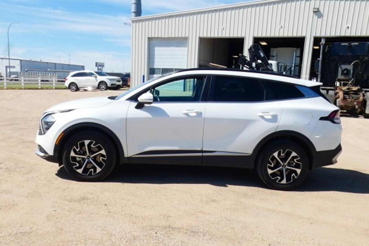 2024 Kia Sportage EX w/Htd Leather, pano S/R, NAV, BUC
