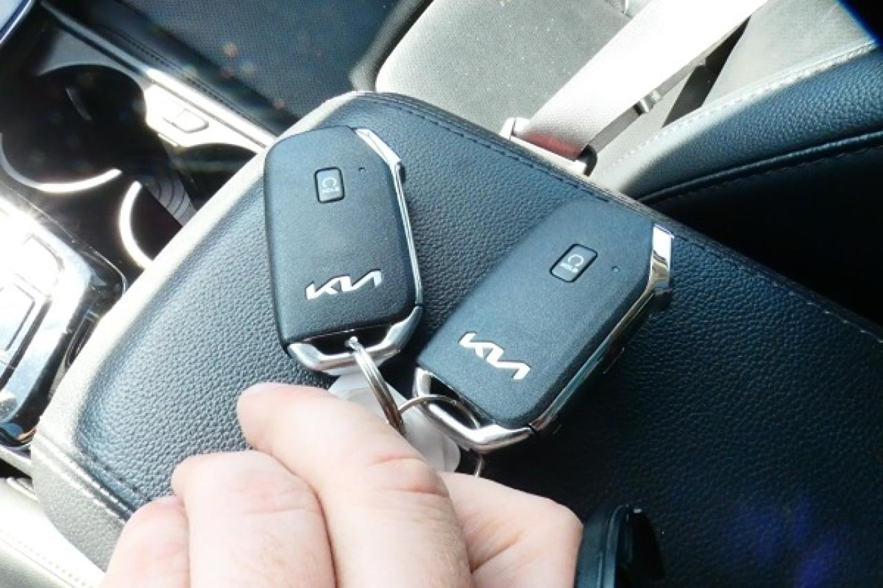 2024 Kia Sportage EX w/Htd Leather, pano S/R, NAV, BUC - Photo #22