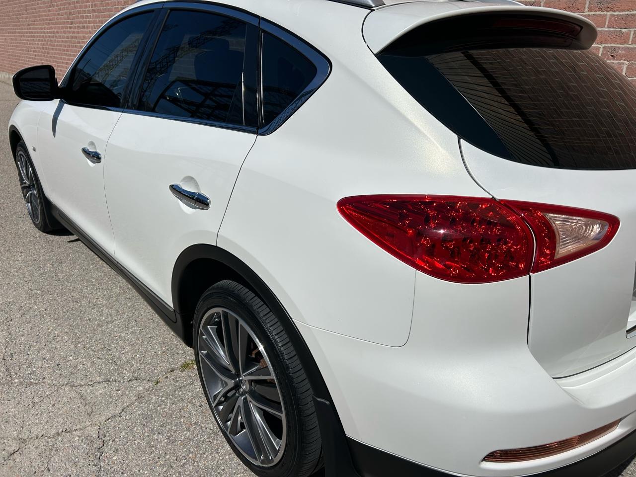 2015 Infiniti QX50  - Photo #4