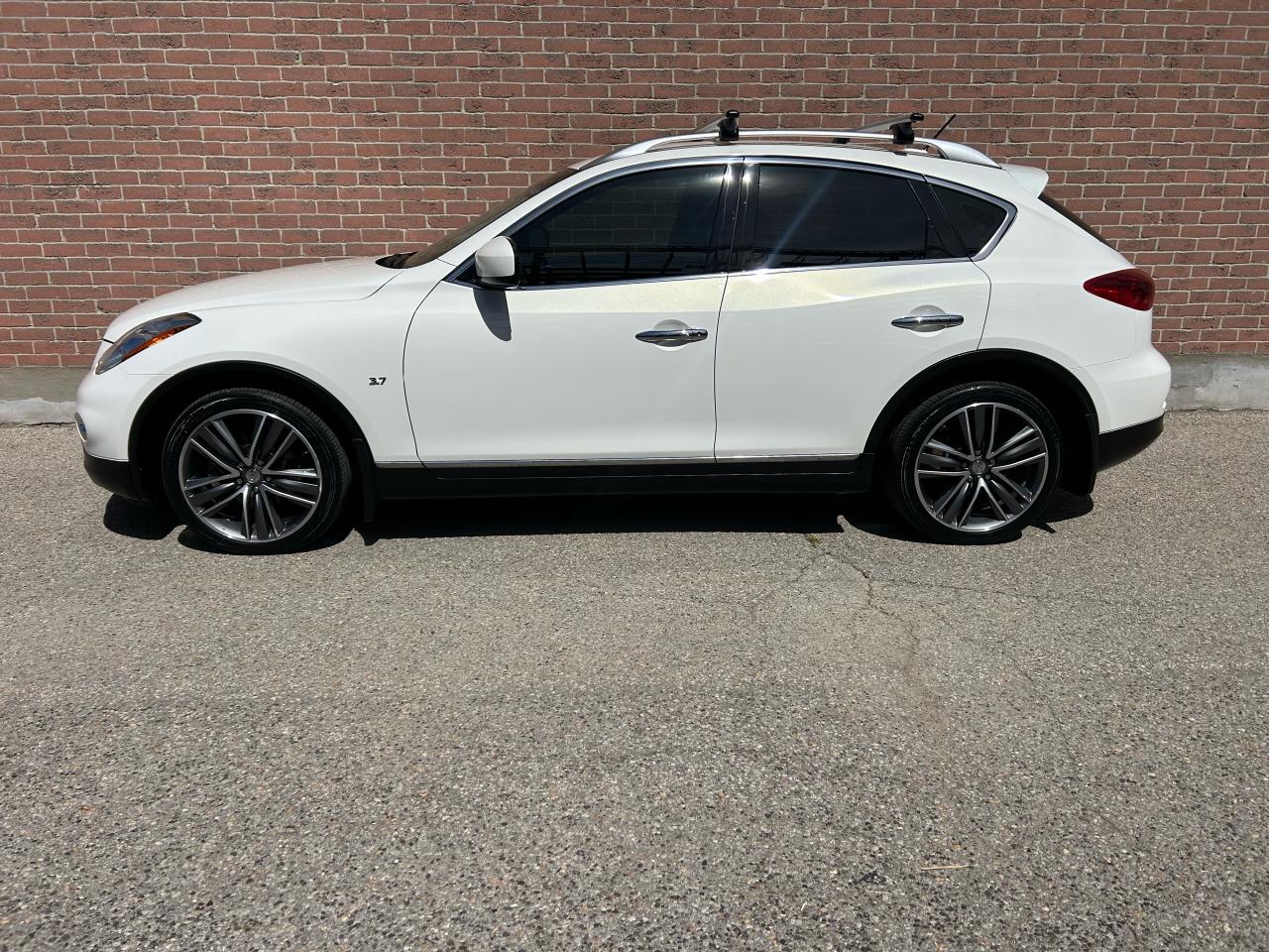 2015 Infiniti QX50  - Photo #2