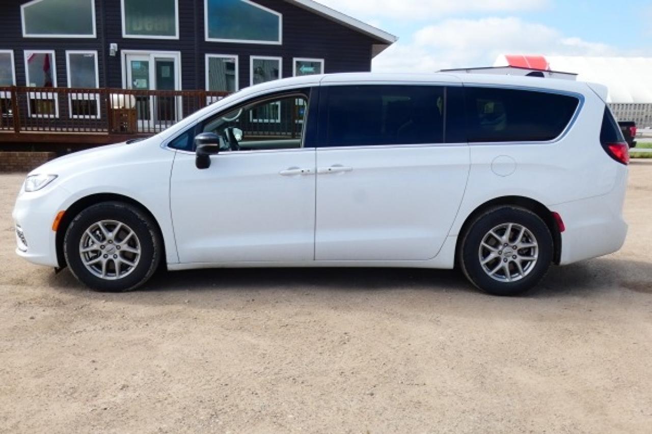2024 Chrysler Pacifica Touring-L w/Htd Leather, BUC