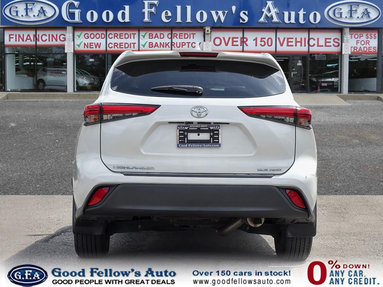 2020 Toyota Highlander XLE MODEL, AWD, 8 PASSENGER, LEATHER SEATS, SUNROO Photo