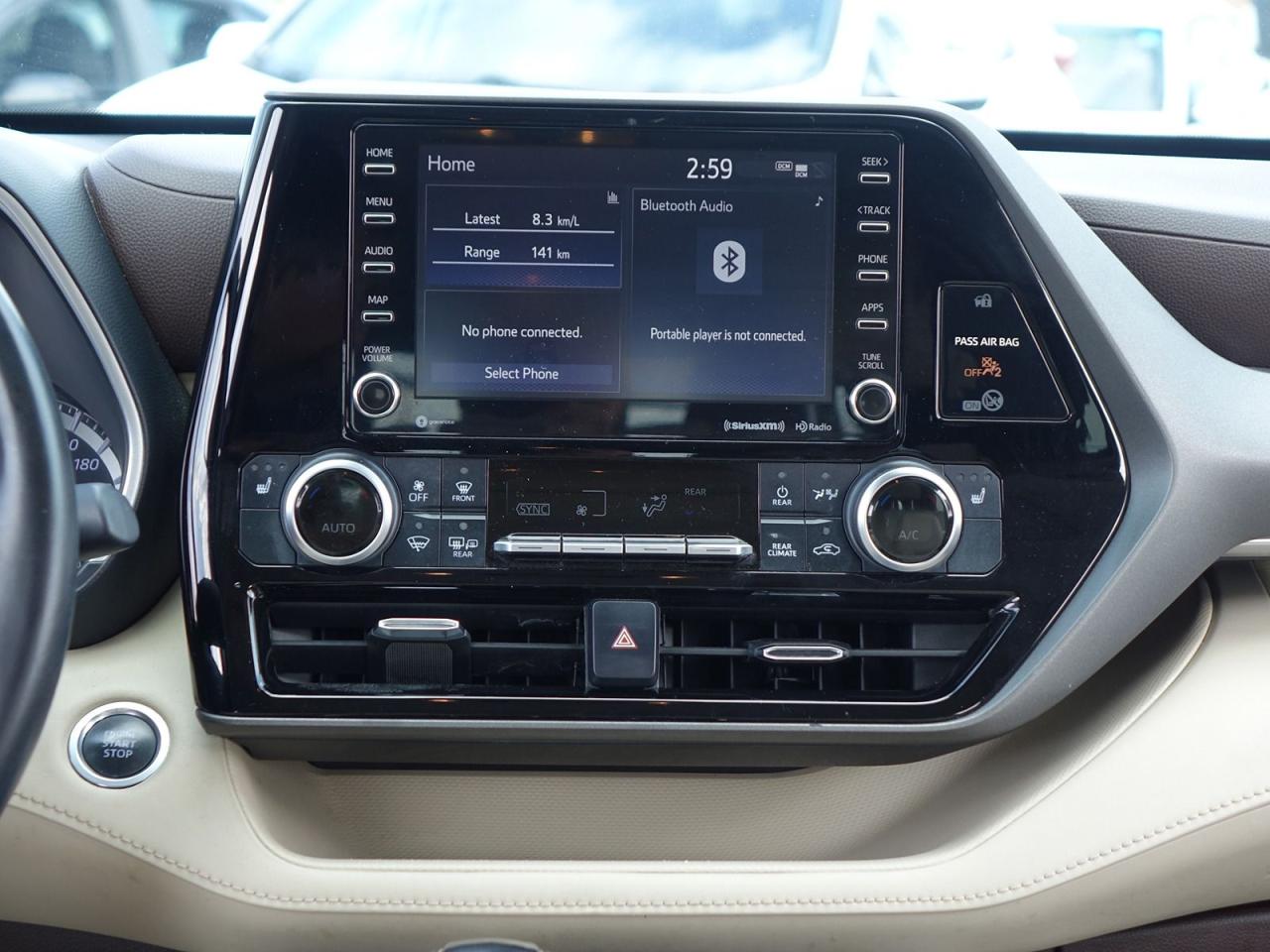 2020 Toyota Highlander XLE MODEL, AWD, 8 PASSENGER, LEATHER SEATS, SUNROO Photo