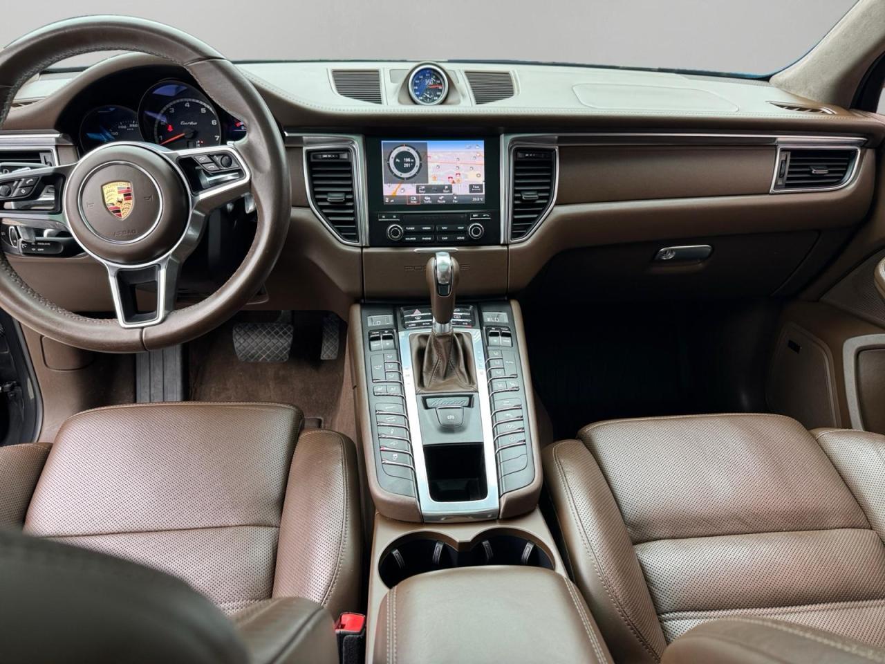 2017 Porsche Macan AWD 4dr Turbo Photo