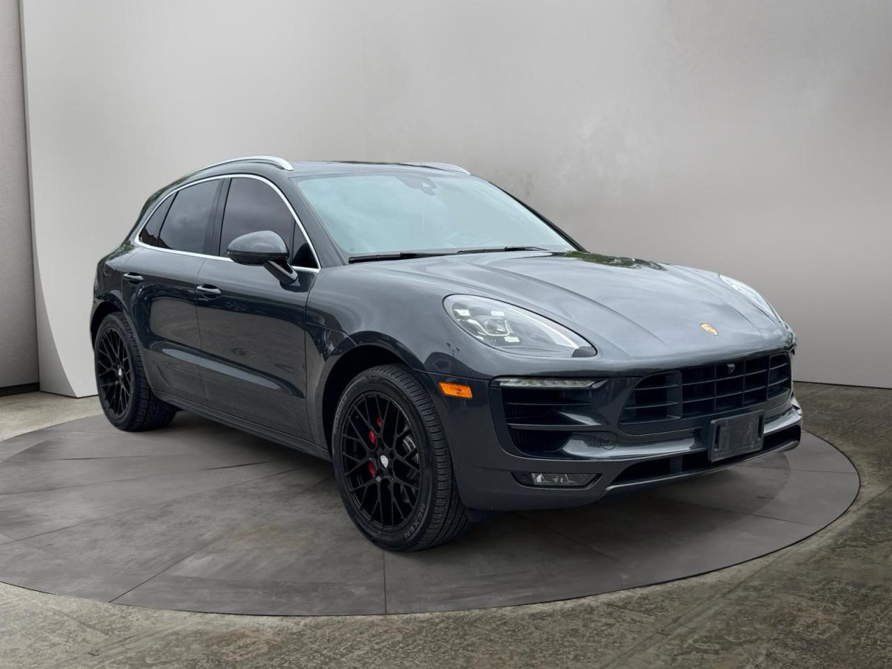 2017 Porsche Macan AWD 4dr Turbo Photo