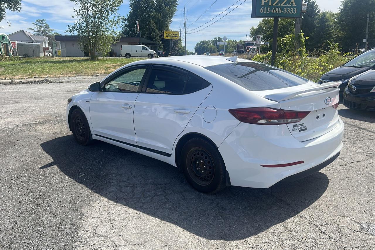 2017 Hyundai Elantra GL REBUILT TITLE - Photo #5
