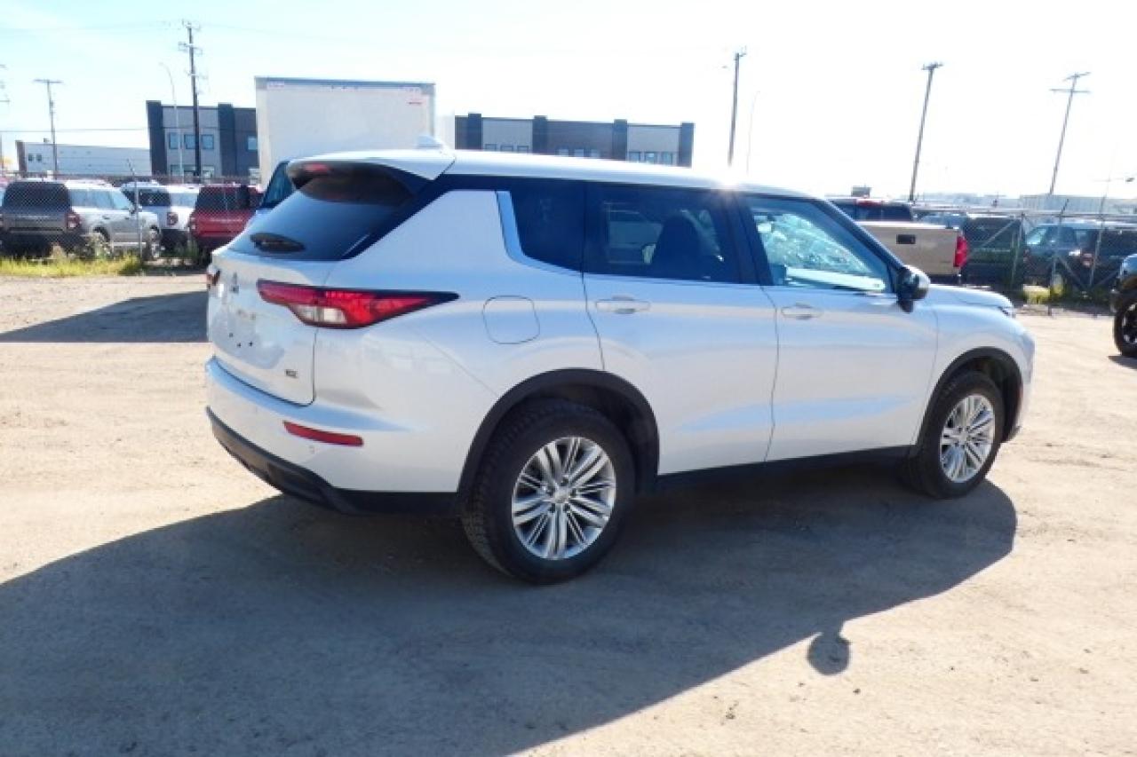 2024 Mitsubishi Outlander ES S-AWC w/Htd cloth, BUC - Photo #6