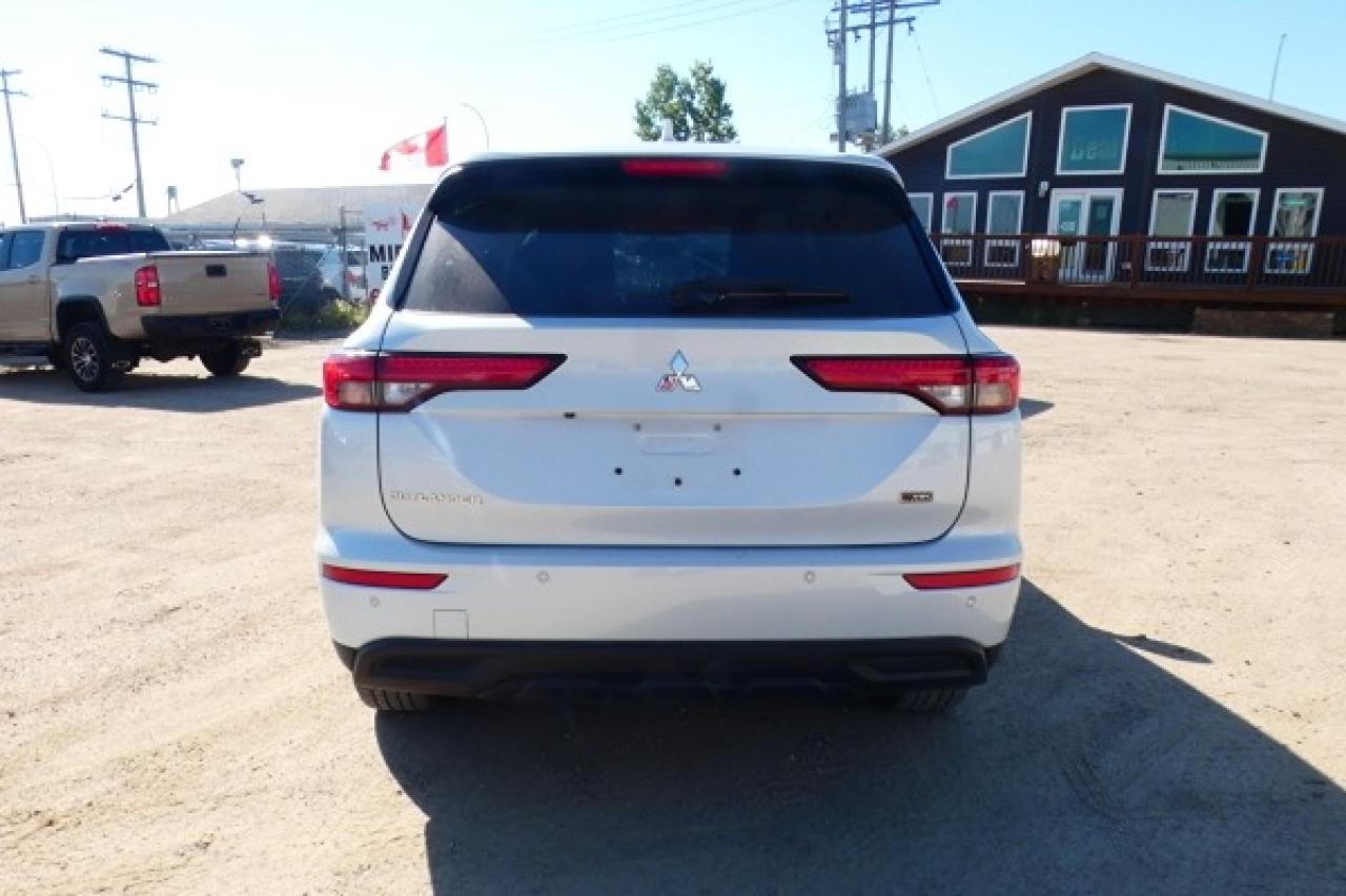 2024 Mitsubishi Outlander ES S-AWC w/Htd cloth, BUC - Photo #7
