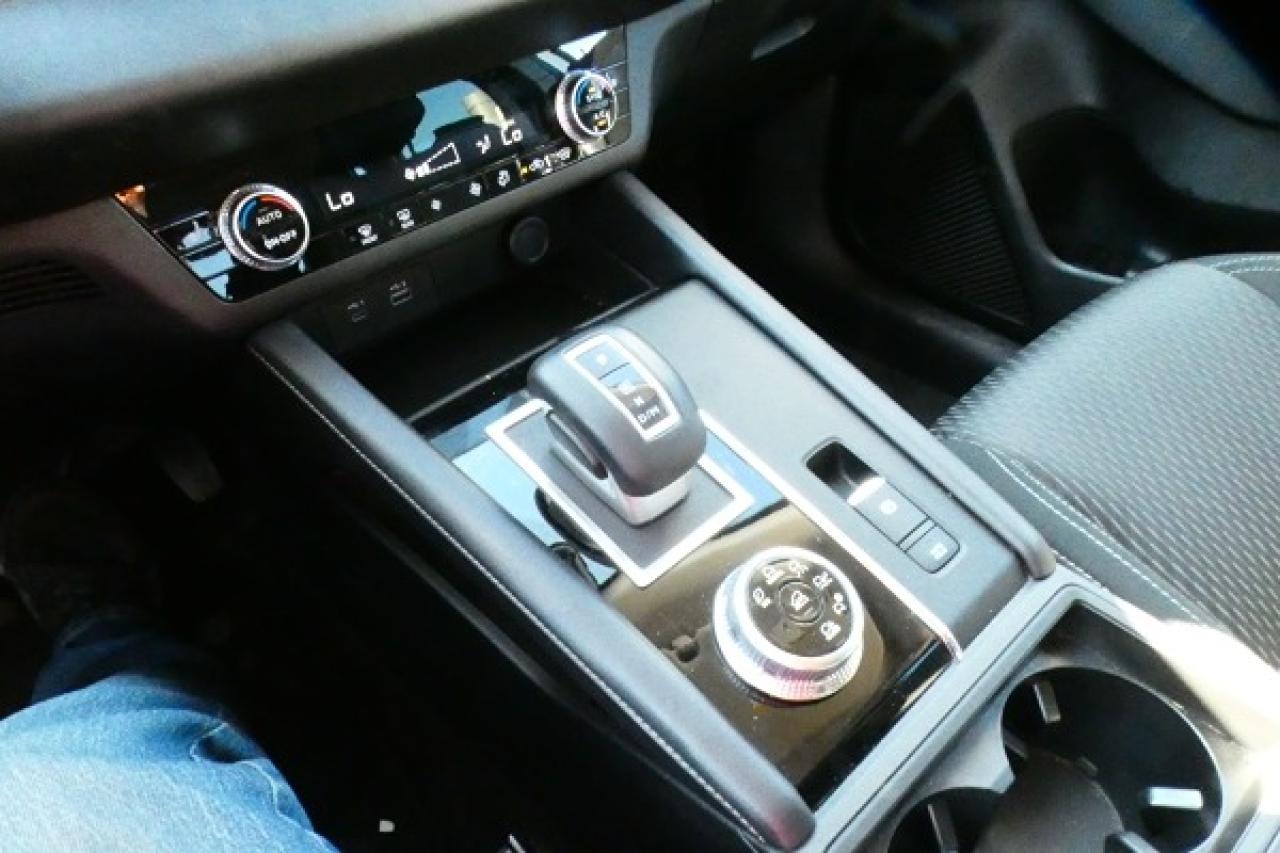 2024 Mitsubishi Outlander ES S-AWC w/Htd cloth, BUC - Photo #16