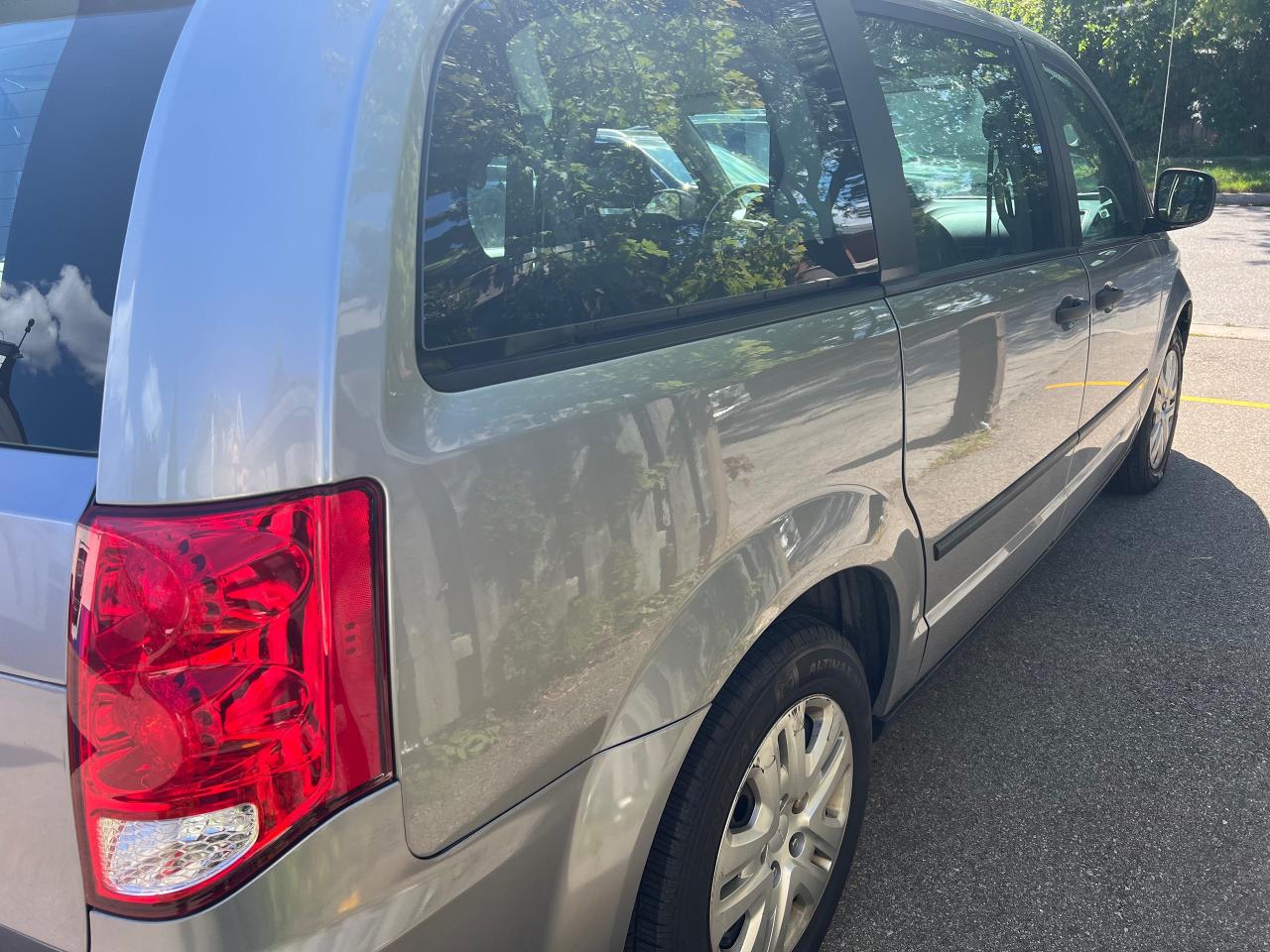 2016 Dodge Grand Caravan CANADA VALUE PACKAGE Photo4