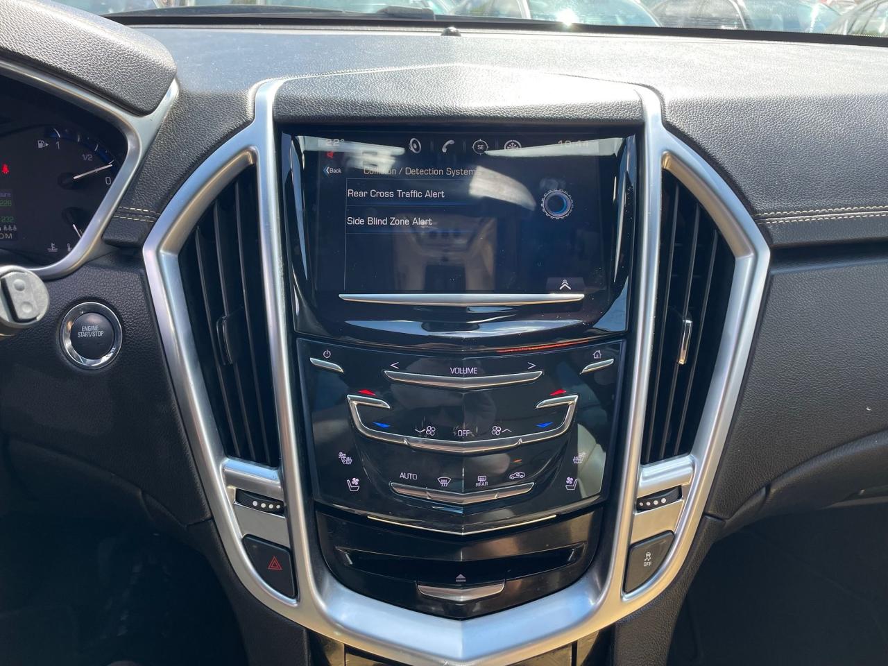 2015 Cadillac SRX Luxury*VENTILATED, HEATED SEAT &STEERING,MOONROOF* - Photo #16